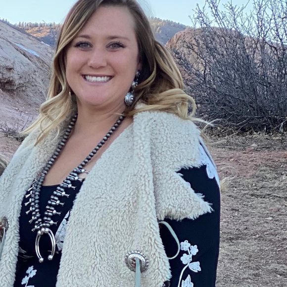 Meet your Posher, Kala - Picture 4 of 5